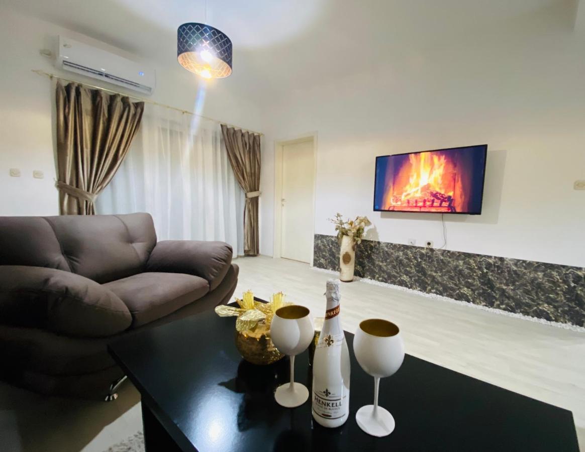 Gold Luxury Apartment Kumanovo Luaran gambar